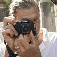 Canon PowerShot G1 X Mark III Man taking a photo