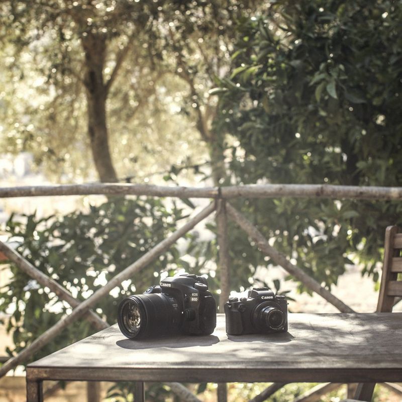 Canon PowerShot G1 X Mark III appareil photo sur une table en bois