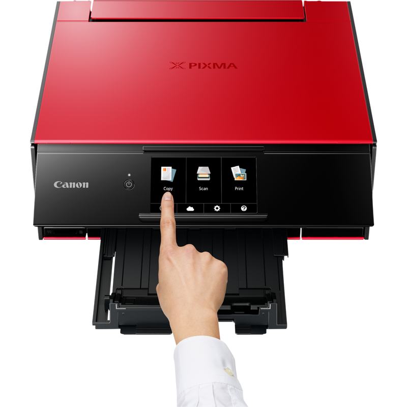 Canon PIXMA TS9155 Wireless Colour All in One Inkjet Photo Printer - Red Produkt Sett forfra med en person som bruker skriveren