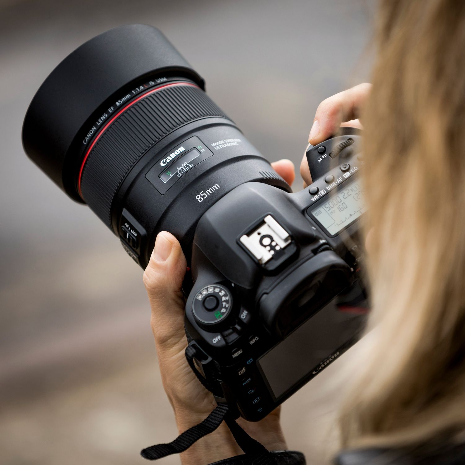 canon-ef-85mm-f-1-4l-is-usm- canon-ef-85mm-f-1-4l-is-usm-
