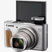 Canon PowerShot SX740 HS – Silber Produkt Vorderansicht mit ausgeklapptem Blitz