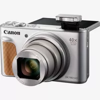Canon PowerShot SX740 HS Lite Edition – Silber Produkt Vorderansicht mit ausgeklapptem Blitz