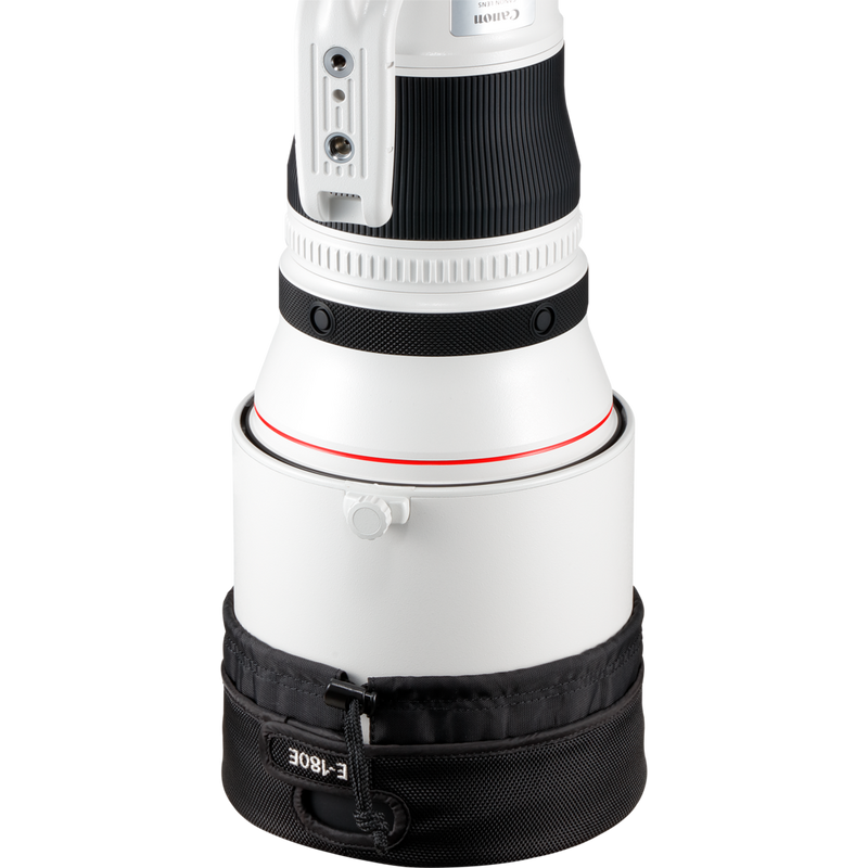 Tapa de objetivo Canon E-180E Producto Vista lateral con un objetivo acoplado totalmente visible