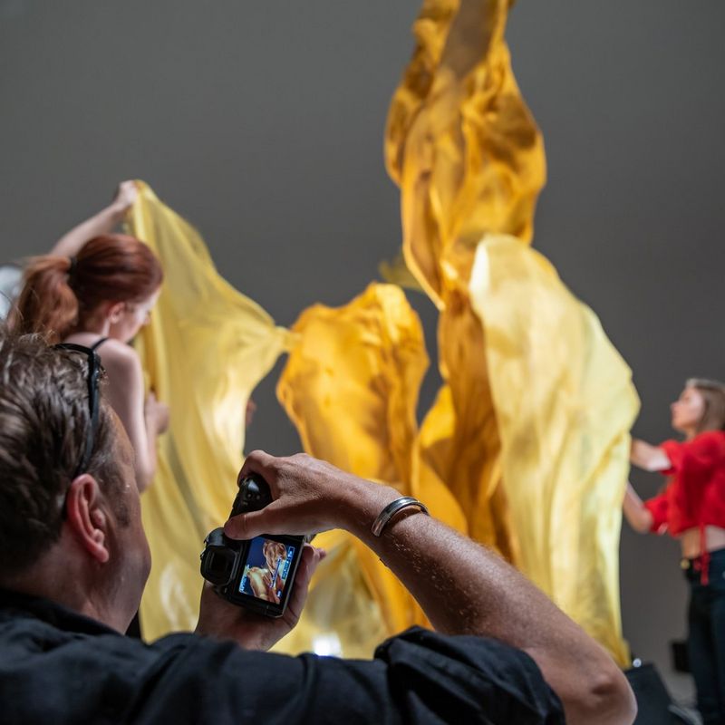 Boîtier Canon EOS R + objectif RF 24-105mm F4-7.1 IS STM 0 Prise de vue avec l'écran orientable