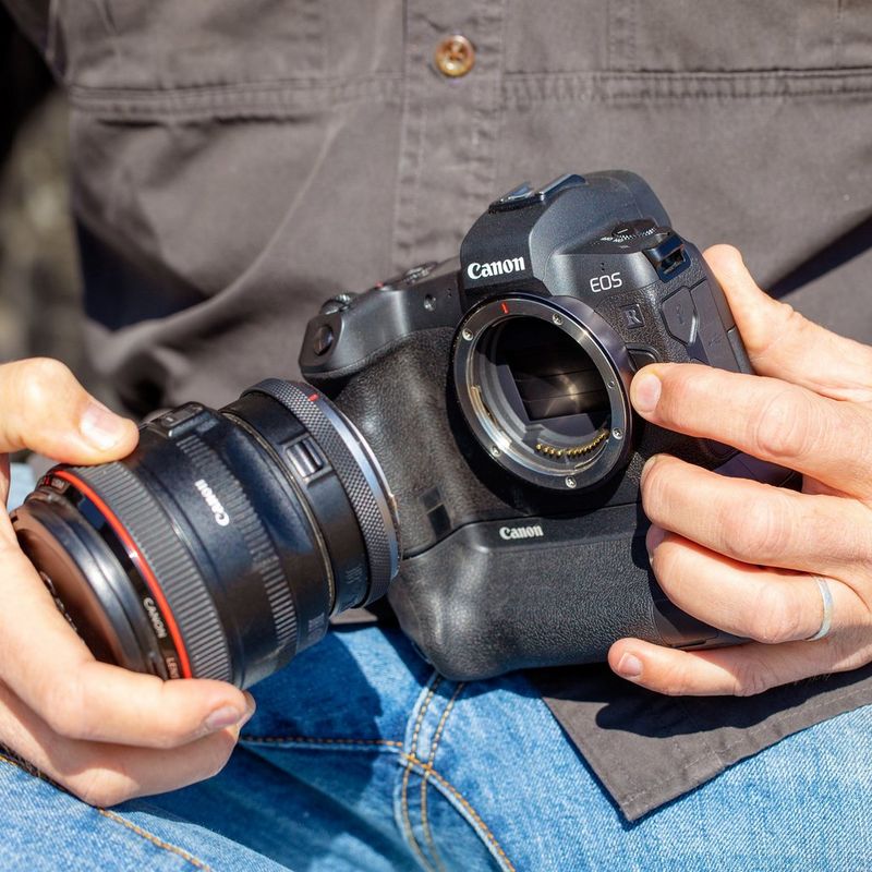 Canon EF-EOS R Control Ring Mount Adapter