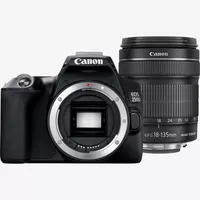 Canon EOS 250D negra + objetivo EF-S 18-135mm f/3.5-5.6 IS STM Producto Vista frontal con objetivo