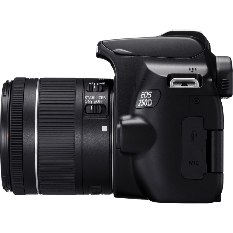 Canon EOS 250D, Schwarz + 18-55mm f/4-5.6 IS STM Objektiv, Schwarz + Rucksack + SD-Karte + Ersatzakku Produkt Ansicht von links