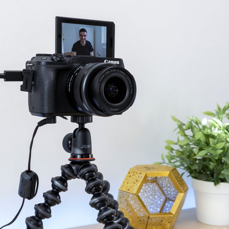 Canon EOS M6 Mark II Interchangeable Lens Video Conferencing Kit The Tilt-Up Screen Showing the Streamed Image