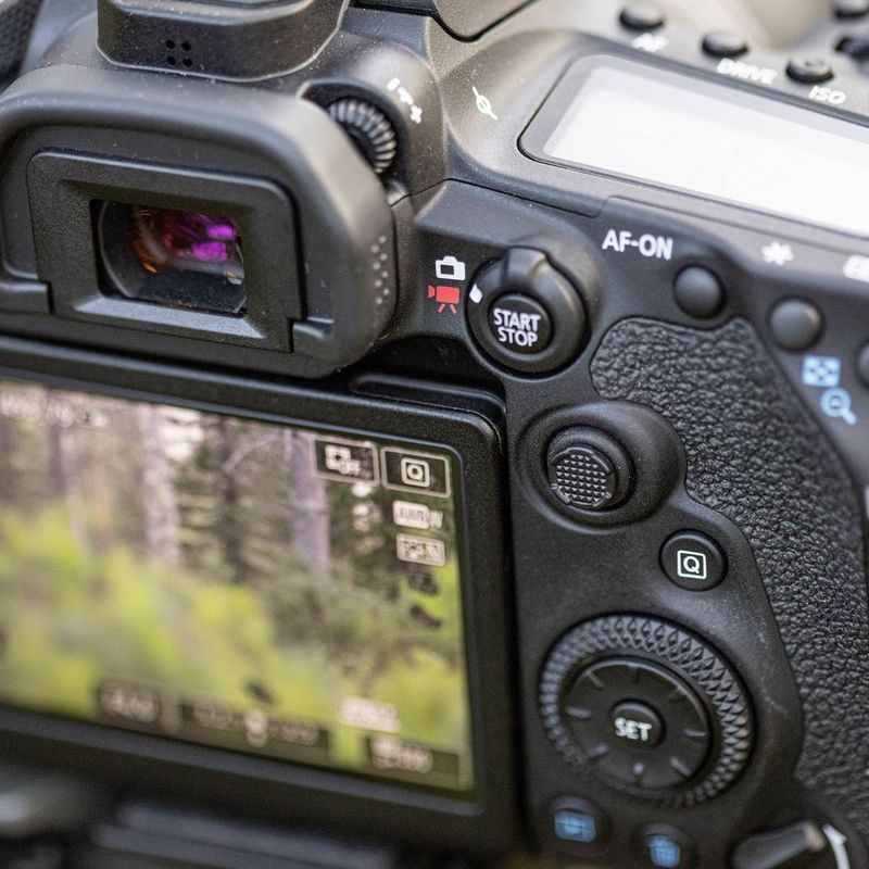 ULBTER Film Protection Ecran Pour Canon EOS 6D Mark II / 7D Mark II Appareil Photo Et Housse De Sabot, Protecteur Verre Trempé Optique 0,3mm Dureté 9H Anti-Rayure Anti-Bulle -Lot De 3