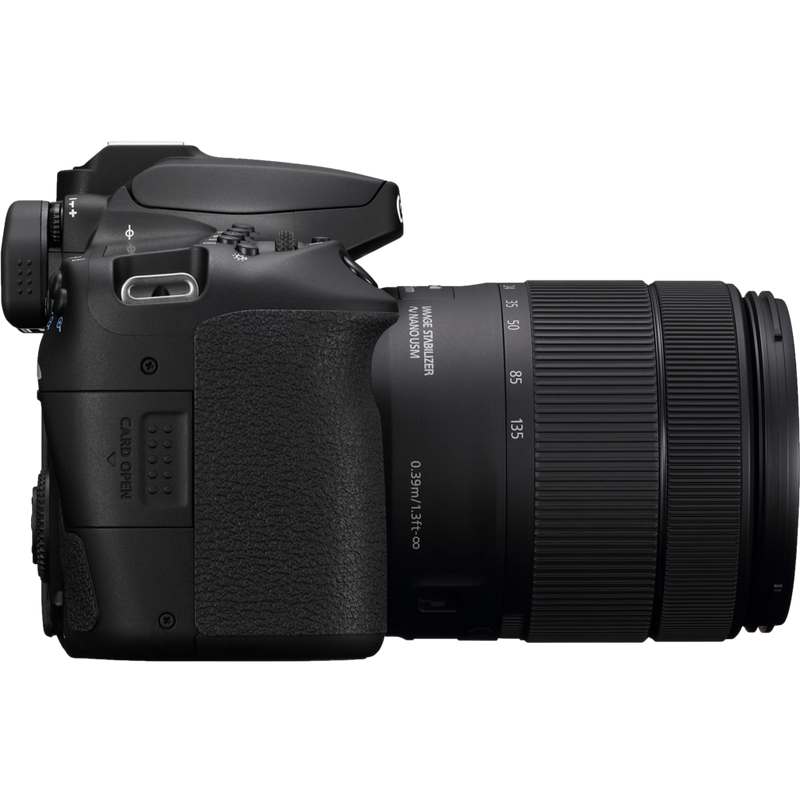 Canon EOS 90D + EF-S 18-135mm IS USM Objektiv + Rucksack + SD Karte + Ersatzakku Produkt Ansicht von rechts