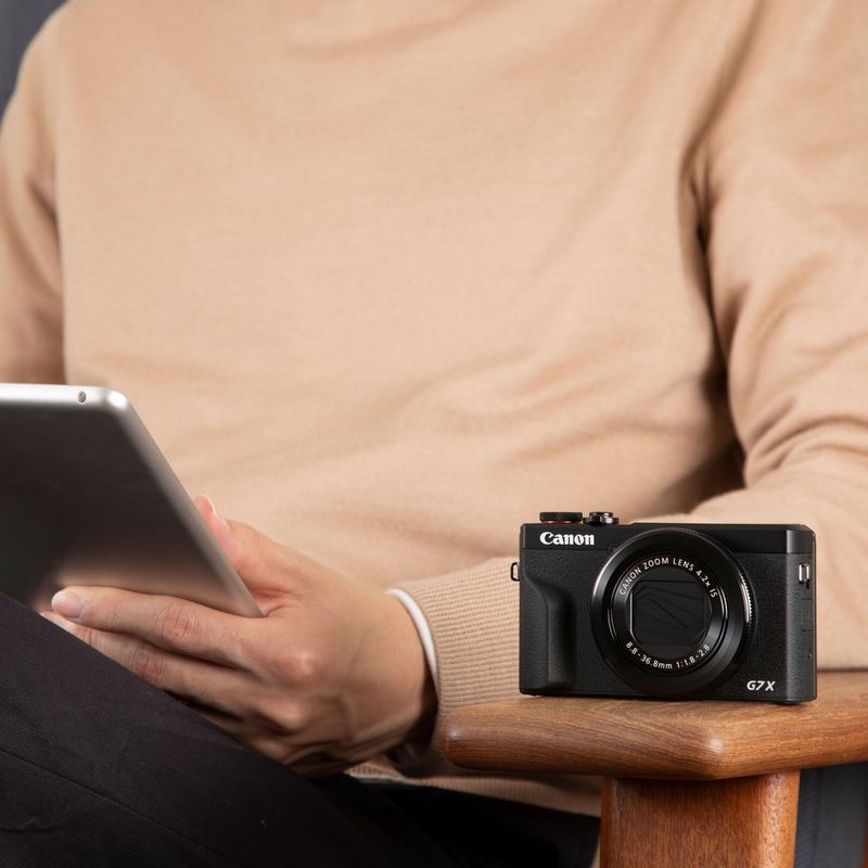 Canon PowerShot G7 X Mark III Compact Live Streaming Kit Camera on a table