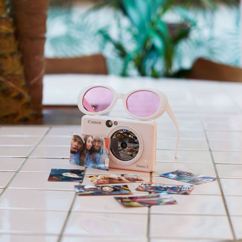 Cámara impresora instantánea Canon Zoemini S, blanco perla Producto con gafas de sol