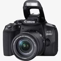Canon EOS 850D + objetivo EF-S 18-55mm IS STM + mochila + tarjeta SD + batería de repuesto Producto Vista frontal con el flash abierto