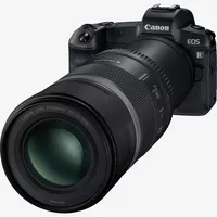 Canon RF 600mm F11 IS STM Objektiv Produkt Diagonale Ansicht des erweiterten Objektivs mit einer Kamera