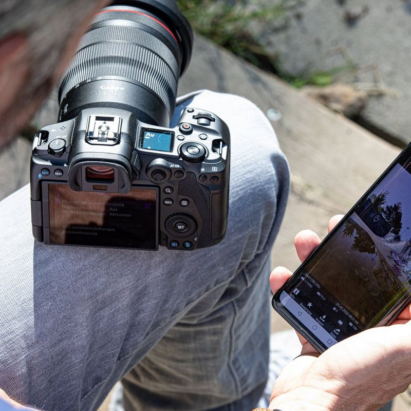Un usuario sincronizando su foto en su teléfono