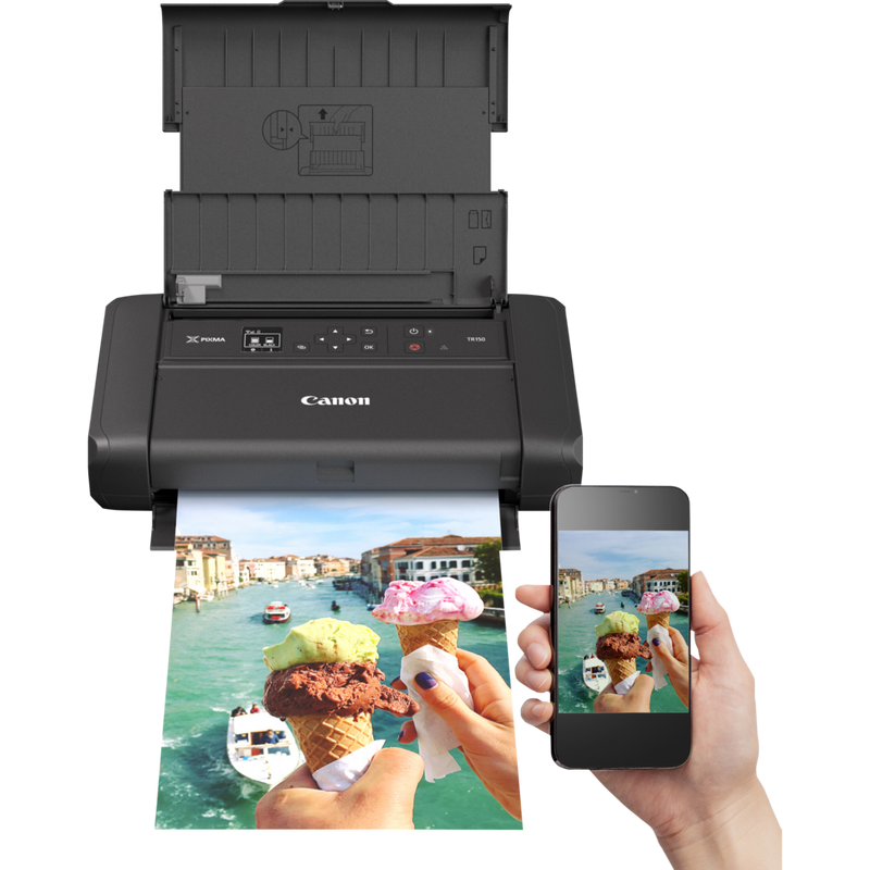 Canon PIXMA TR150 mobiler Tintenstrahldrucker mit Akku Produkt Vorderansicht mit einer Person, die von einem Smartphone aus druckt