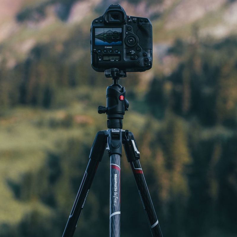 4230V162_Travel-Tripod_09