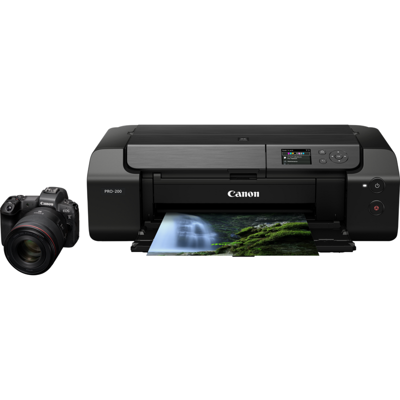 Impresora fotográfica inalámbrica A3 Plus en color PIXMA PRO-200 de Canon Producto Vista frontal con una bandeja de papel abierta y junto a una cámara EOS R