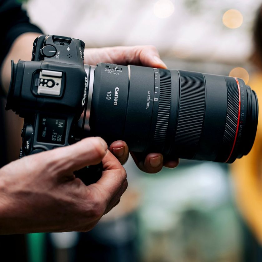 Canon RF 100mm F2.8 L MACRO IS USM Objektiv — Canon Deutschland Shop 