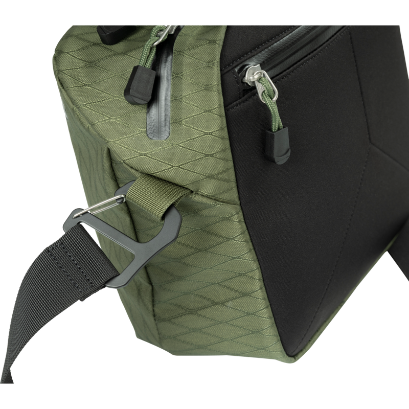 4546V329_Shoulder-Bag-9L-Green_07