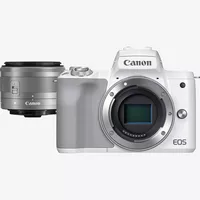 Cámara EOS M50 Mark II Mirrorless de Canon en blanco + objetivo EF-M 15-45mm f/3.5-6.3 IS STM en plata Producto Vista frontal