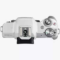 Cámara EOS M50 Mark II Mirrorless de Canon en blanco + objetivo EF-M 15-45mm f/3.5-6.3 IS STM en plata Producto Vista superior