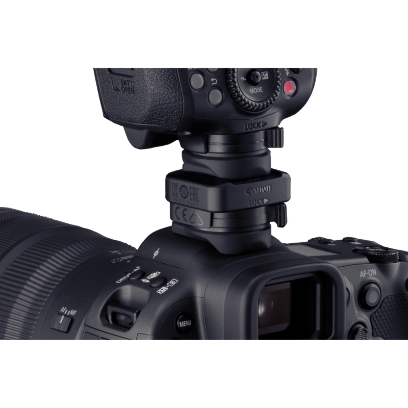 Canon AD-E1 Multi-function Shoe Adapter Product connected between camera and flash back side