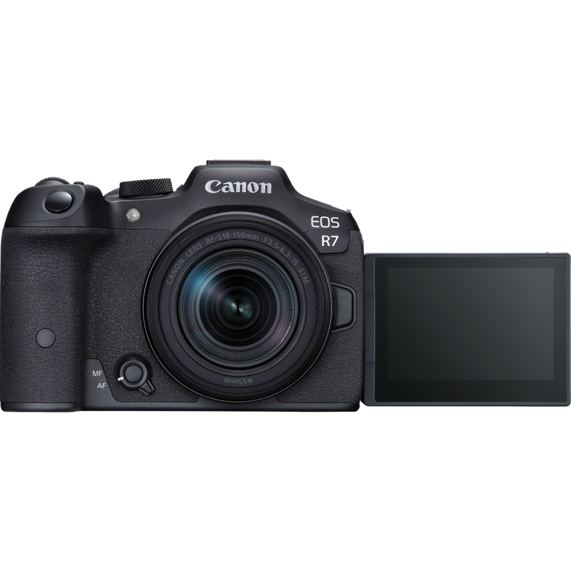 Canon EOS R7 spejlløst kamerahus + RF-S 18-150mm F3.5-6.3 IS STM-objektiv + RF-S 10-18mm F4.5-6.3 IS STM-objektiv Produkter Set forfra med touchscreen foldet ud