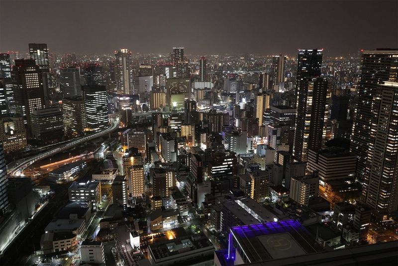 6128C005_RF-28mm-F2.8-STM_Sample_02