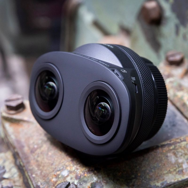 Canon RF-S 3.9mm F3.5 STM DUAL Fisheye Lens Lens placed on a metal sheet