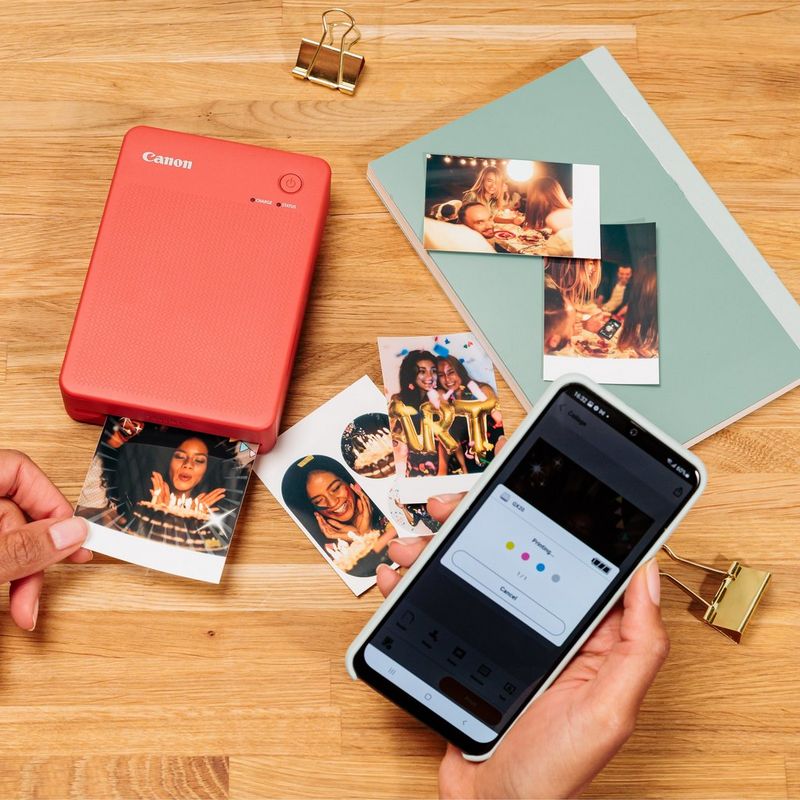 Canon XC-60L-sett med blekk/papir – 54 x 85 mm, 60 ark Bilde som skrives ut fra en smarttelefon