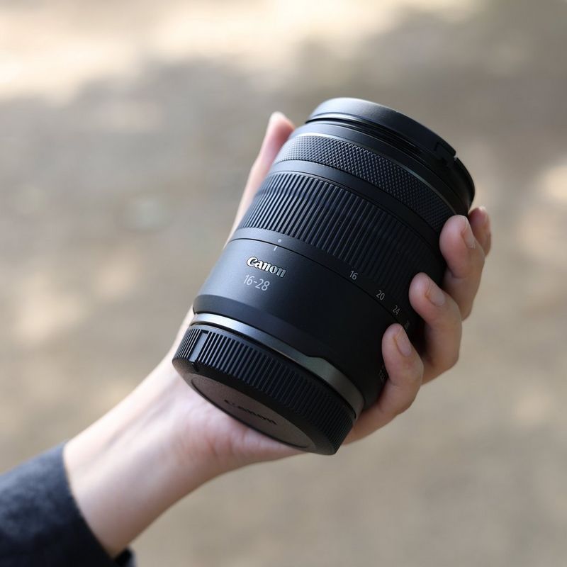 Canon RF 16-28mm F2.8 IS STM Lens Lens in hand