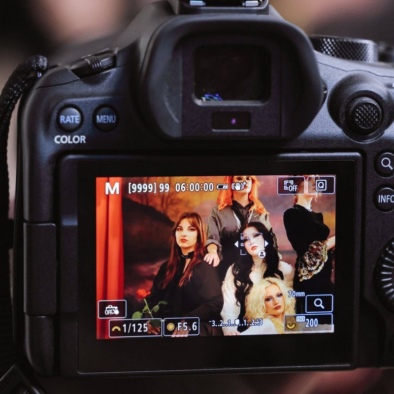 7084C029_EOS-R6-Mark-III_09