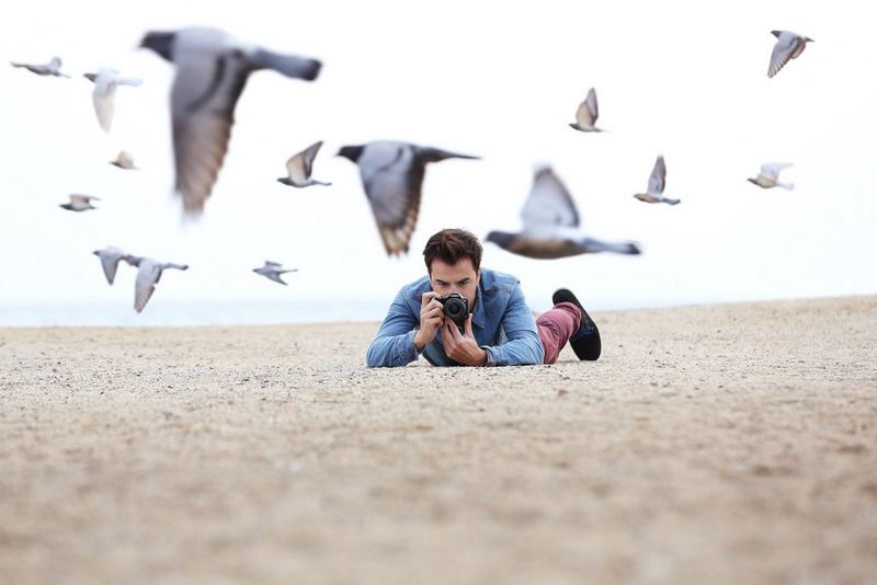 Canon PowerShot SX530 HS man taling a photo