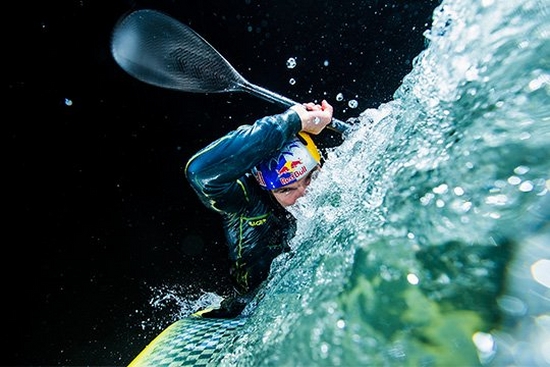 Photographing world champion kayaker Peter Kauzer on a DSLR
