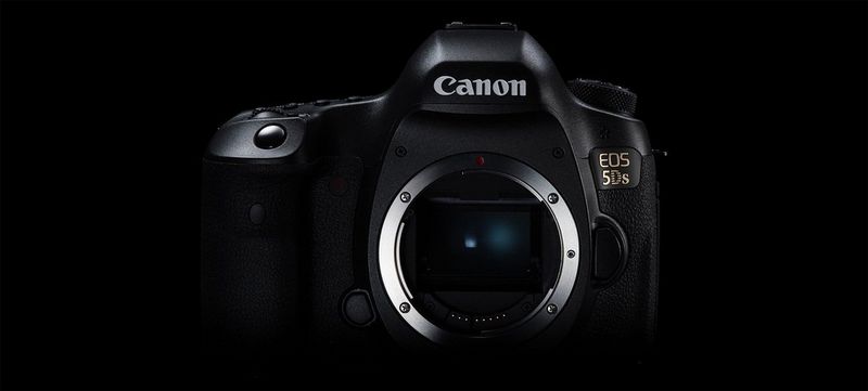 A Canon EOS 5DS camera. 