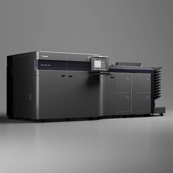 The DreamLabo 5000 made it cost-effective for the company to introduce fine art printing to wedding albums.