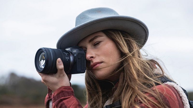 RF24-105mm_F4-7.1_IS_STM_Lifestyle_bigger-homepage-block