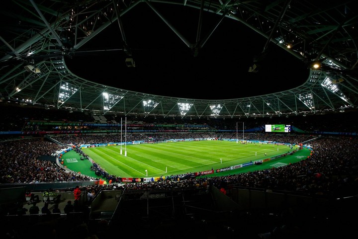 rugby-match- stadium-wide-angle-shot