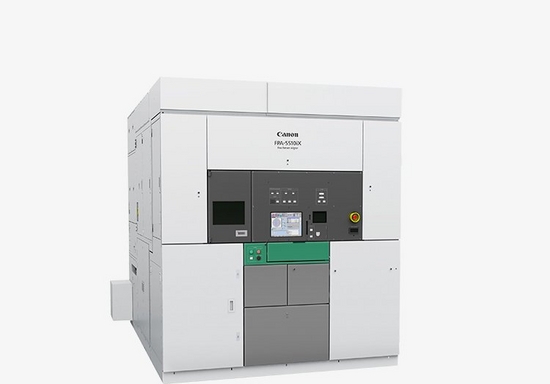 Full view of Canon FPA-5510iX KrF scanner with KrF excimer laser functionality