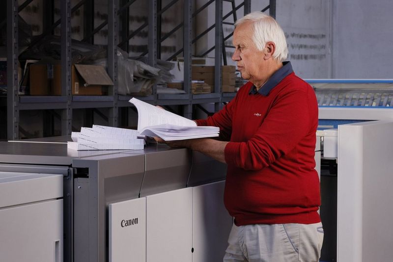 varioPRINT 6000 TITAN in the Italy-based print shop Stampatre.