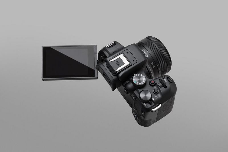 Canon EOS R10 – Ecran tactil cu unghi variabil