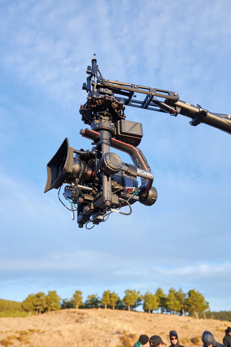 Canon EOS C500 Mark II fixée à un cardan et prête pour une journée de tournage.