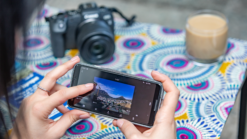 Cómo pasar fotos de tu cámara digital al móvil sin usar el ordenador