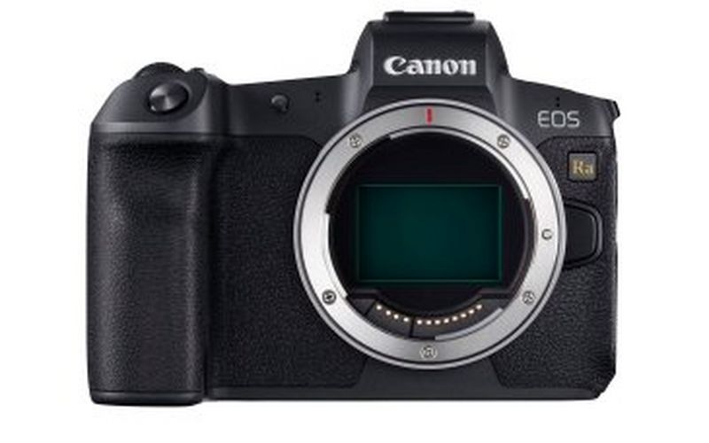 A határ a csillagos ég Asztrofotós géppel bővül a Canon full frame család.