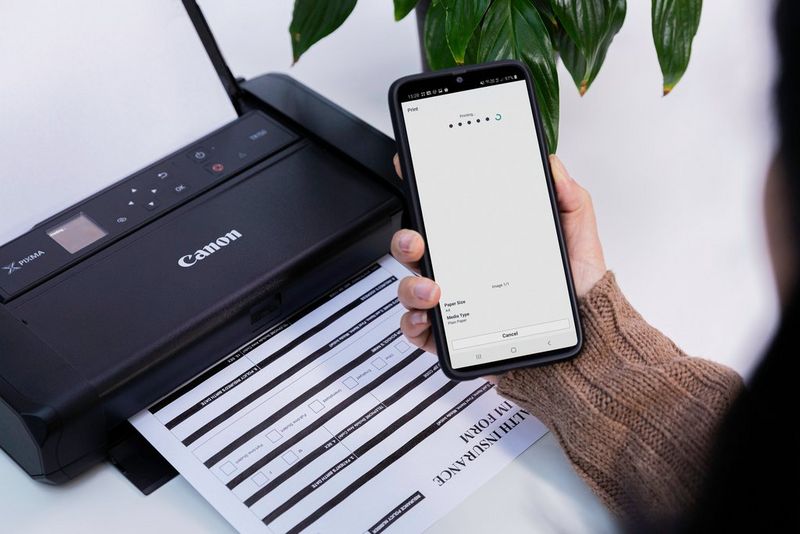 canon-pixma-tr150-lifestyle-at-home-prin