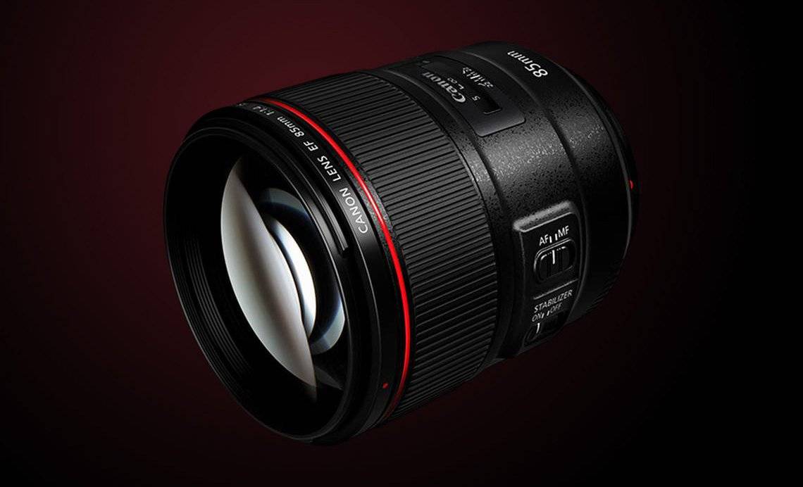 Canons EF 85mm f/1.4L IS USM lens.