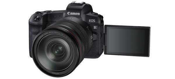 A Canon ֽ_격- with a Canon RF 24-105mm F4L IS USM lens.