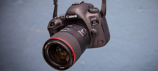 A Canon ֽ_격- with Canon EF 35mm f/1.4L II USM lens.