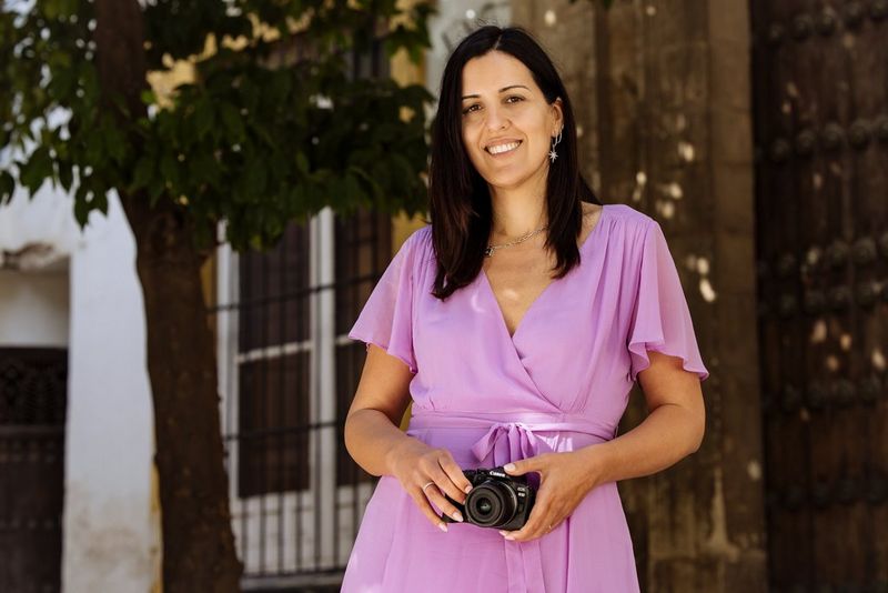 Diana Millos - Travel Blogger - Profile